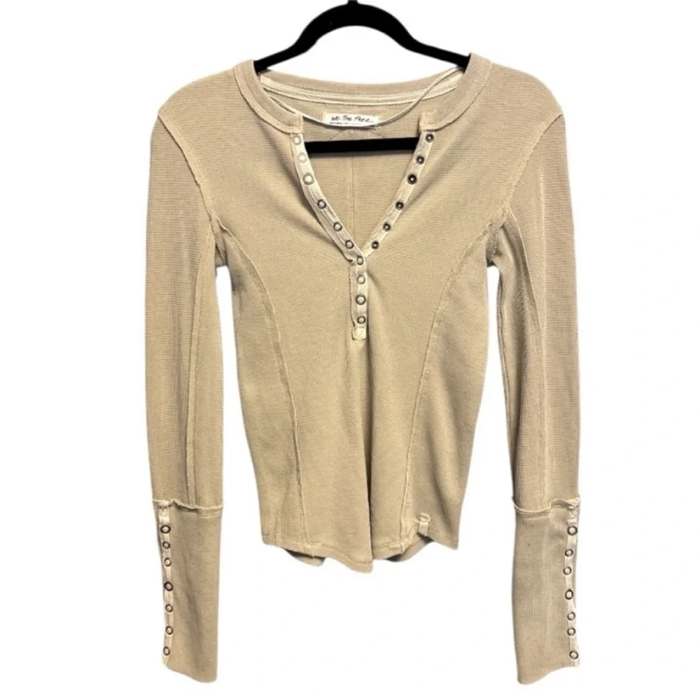 🆕WOT Free People Henley in Oatmeal - Picture 3 of 11